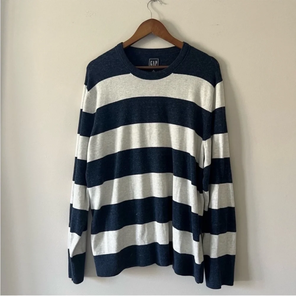 Men’s GAP Navy and White Striped Crewneck Sweater Size XL